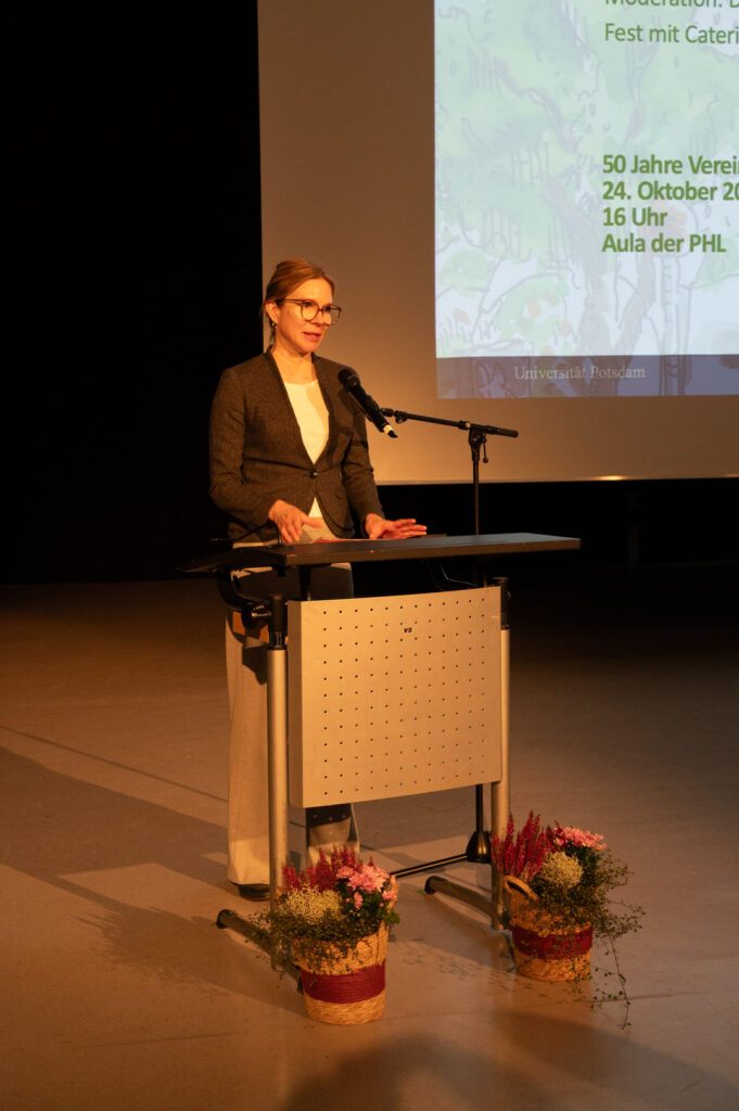 Prof. Dr. Nina Kolleck bei ihrer Keynote